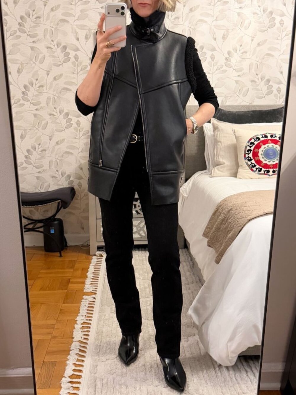 MM6 MARGIELA AW2015 BLACK ASYMMETRICAL ZIP FAUX LEATHER SHERPA VEST